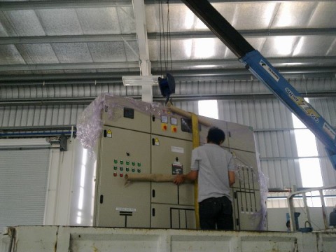 บริการขนย้ายตู้ควบคุมโรงงาน